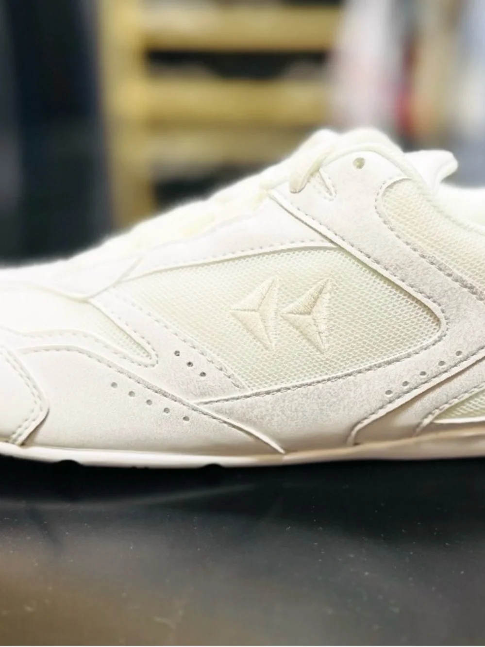 Women’s White Athletic Sneakers with Supportive Mesh Upper